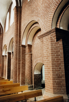 preview ehem. Augustinerchorherrenstift, Seitenschiffswand (Foto 1990)